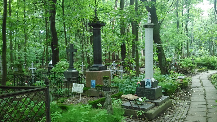 В течение июня умерло рекордное за 10 лет число петербуржцев фото ЗакС политика В течение июня умерло рекордное за 10 лет число петербуржцев