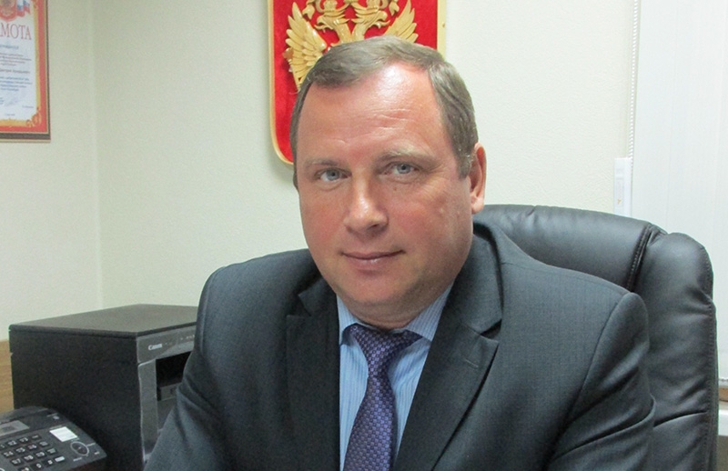 Военный пенсионер Иванов стал новым главой МО "Горелово" фото ЗакС политика Военный пенсионер Иванов стал новым главой МО "Горелово"