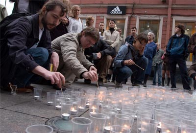 В Петербурге зажгли 334 свечи в память о погибших в Беслане