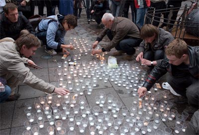 В Петербурге зажгли 334 свечи в память о погибших в Беслане