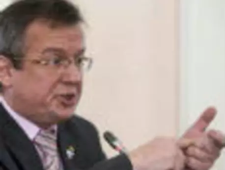 Глава псковского КПРФ Александр Рогов о группе "Ляпис Трубецкой": Они прославляли Бандеру не в стихах, а в делах : ЗакС.Ру : Статьи
