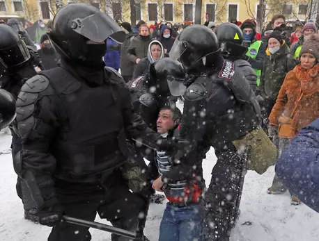 МВД бьёт по кошелькам оппозиции : ЗакС.Ру : Статьи