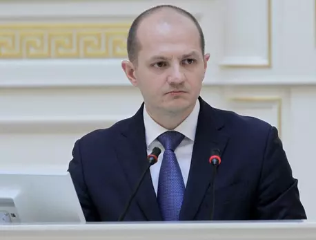 Лавленцеву припомнили миллиарды : ЗакС.Ру : Статьи
