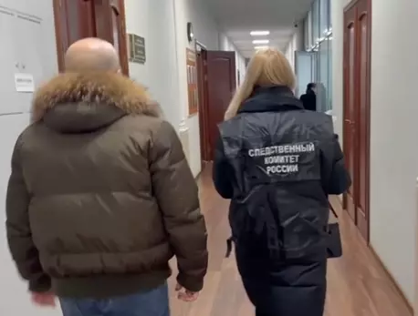 Следователи ищут след упавшей наледи в районных администрациях и УК : ЗакС.Ру : Статьи