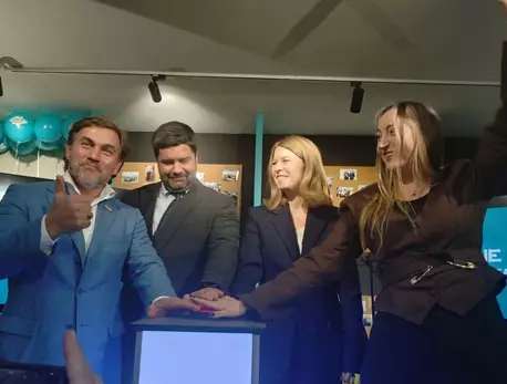 "Новые люди" открыли в Петербурге избирательный штаб : ЗакС.Ру : Статьи