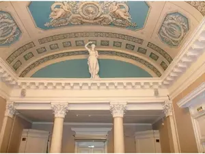 фото ЗакС политика Комитет по культуре выделил на реставрацию зала в своем здании 39,9 млн рублей