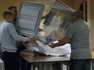 фото ЗакС политика На одном из участков в Москве приостановили подсчет голосов из-за подозрений на вброс