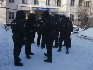 фото ЗакС политика "Чтобы журналисты присутствовали": Суд Химок объяснил заседание по Навальному в отделе полиции