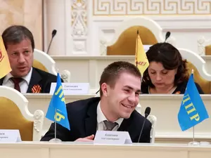 фото ЗакС политика В ЛДПР считают, что Сысоев доказал свою обучаемость