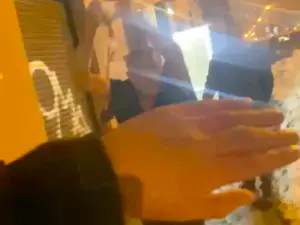 фото ЗакС политика Сотрудник магазина напал на депутата МО "Лиговка-Ямская" Изотова из-за открытой двери