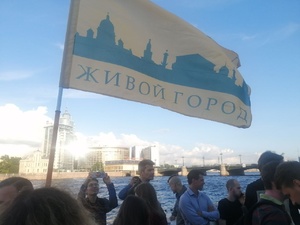 фото ЗакС политика Петербургские градозащитники провели собрание на теплоходе