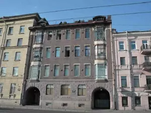 фото ЗакС политика Два здания на Петроградской стороне получили статус региональных памятников