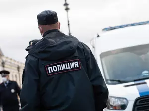 Mash: В Петербурге задержали напавшего с ножом на сотрудницу СК