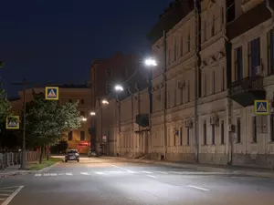 фото ЗакС политика Большую Морскую улицу подсветили энергосберегающими фонарями