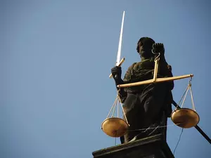 фото ЗакС КГИОП намерен добиваться ремонта блокадной подстанции в суде фото ЗакС политика КГИОП намерен добиваться ремонта блокадной подстанции в суде