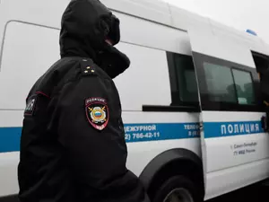 Петербургские полицейские прервали одиночный пикет в поддержку Курмоярова