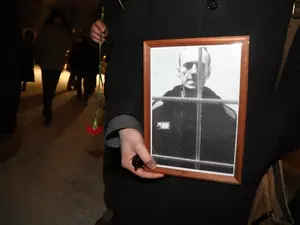 На петербургских акциях памяти Навального задержали более 70 человек