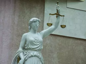 фото ЗакС Суд отказал экс-мундепу МО "Смольнинское" от ЕР Алексею Шавлову в шансе переизбираться в округе фото ЗакС политика Суд отказал экс-мундепу МО "Смольнинское" от ЕР Алексею Шавлову в шансе переизбираться в округе