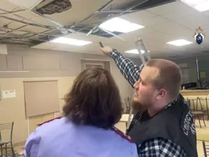 фото ЗакС СК проводит доследственную проверку из-за обрушения потолка в петербургской гимназии фото ЗакС политика СК проводит доследственную проверку из-за обрушения потолка в петербургской гимназии
