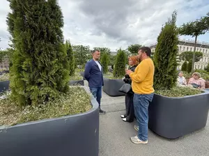фото ЗакС Разумишкин поручил создать мобильные бригады для уборки города во время ПМЭФ фото ЗакС политика Разумишкин поручил создать мобильные бригады для уборки города во время ПМЭФ