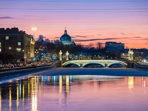фото ЗакС Городской центр рекламы ищет подрядчика на установку новогодних елей и украшений фото ЗакС политика Городской центр рекламы ищет подрядчика на установку новогодних елей и украшений