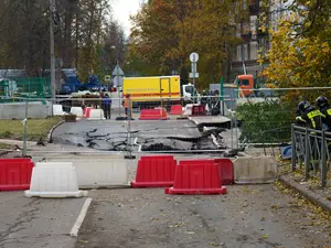 Эвакуированных из-за провала грунта жильцов стали переселять в маневренный фонд