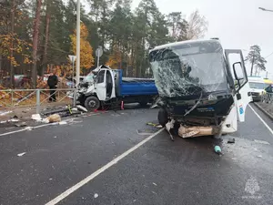 Семь человек пострадали в аварии с автобусом в Ленобласти