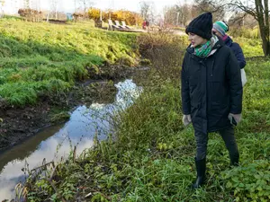 "По запахам понятно, что это канализация": Черемных осмотрела Муринский ручей