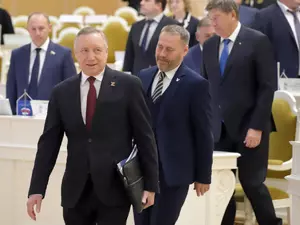 Беглов и Бельский поздравили участковых