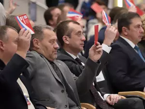 Единороссы обновили состав петербургского политсовета