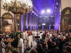 ����� 200 ����� ������� ������ �� �������������� ������������ � ����������