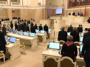 Заседание ЗакСа началось с минуты молчания в память о Чернушенко