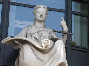 Инвестор "Новой Голландии" добивается изменения договора со Смольным