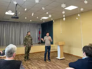 Глава МА "Семеновского" Ванеев провел урок мужества в Пятой речевой школе