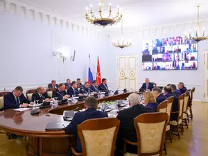 Беглов поручил главам районов усилить профилактику терроризма среди молодежи