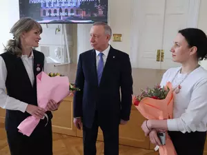 Беглов наградил медсестер за спасение ребенка