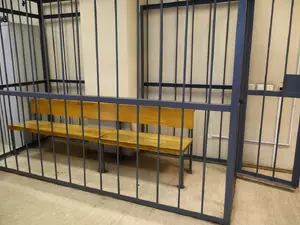 Суд арестовал пенсионерку по делу о поджоге заправки на Софийской улице