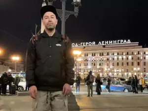 Полицейские в Петербурге приняли рок-музыканта за журналиста Гордона*