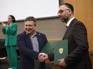 "�������" ������������ � "������� �������������"