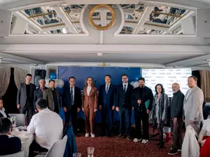 Петербургское отделение "Деловой России" отметило на фрегате 25-летие партии