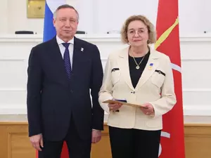 Беглов поздравил главу Общественной палаты Петербурга Соколову с юбилеем