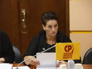 "Ъ": Тихонова пойдет в Госдуму по 212-му округу и по партийному списку