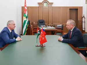 Беглов встретился с президентом Абхазии Гунбой