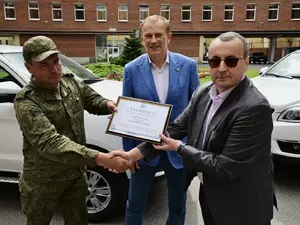 Ленобласть передала ЛенВО два пикапа для отражения атак беспилотников