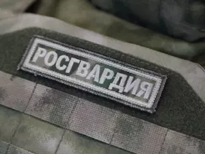 Росгвардейцы задержали подростков за попытку залезть на крышу Смольного собора