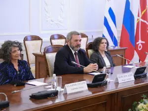 Беглов предложил открыть контейнерную линию между Петербургом и Монтевидео