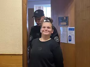 Суд на полгода продлил арест активистке Литвиновой по делу о дискредитации армии
