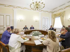Беглов встретился в Смольном с лидерами парламентских фракций