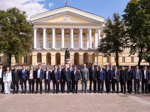 Петербург обучит Ханой строить метро