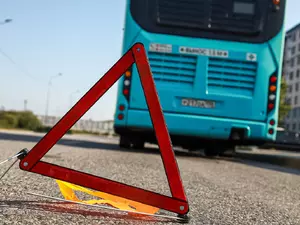 Пенсионерка получит 200 тысяч рублей из-за резкого торможения автобуса